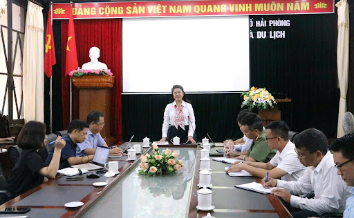 họp triển khai tour đêm Dấu thiêng hàng kênh