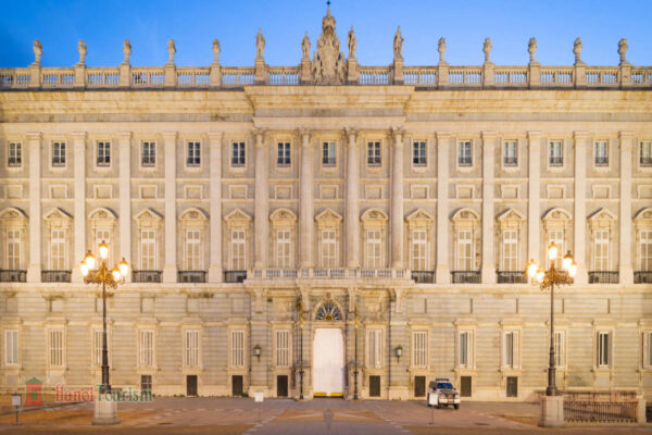 Cung điện Hoàng gia Royal Palace – Madrid- Tây Ban Nha
