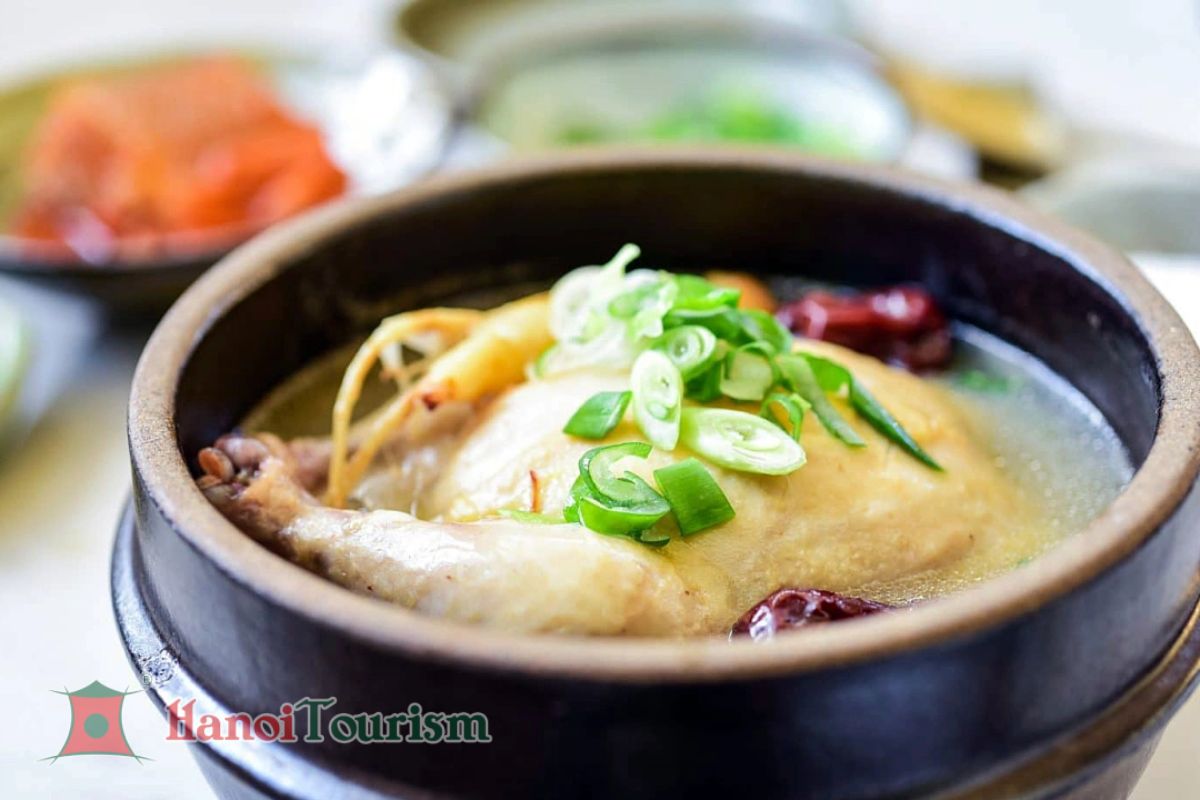 Gà hầm sâm Hàn Quốc